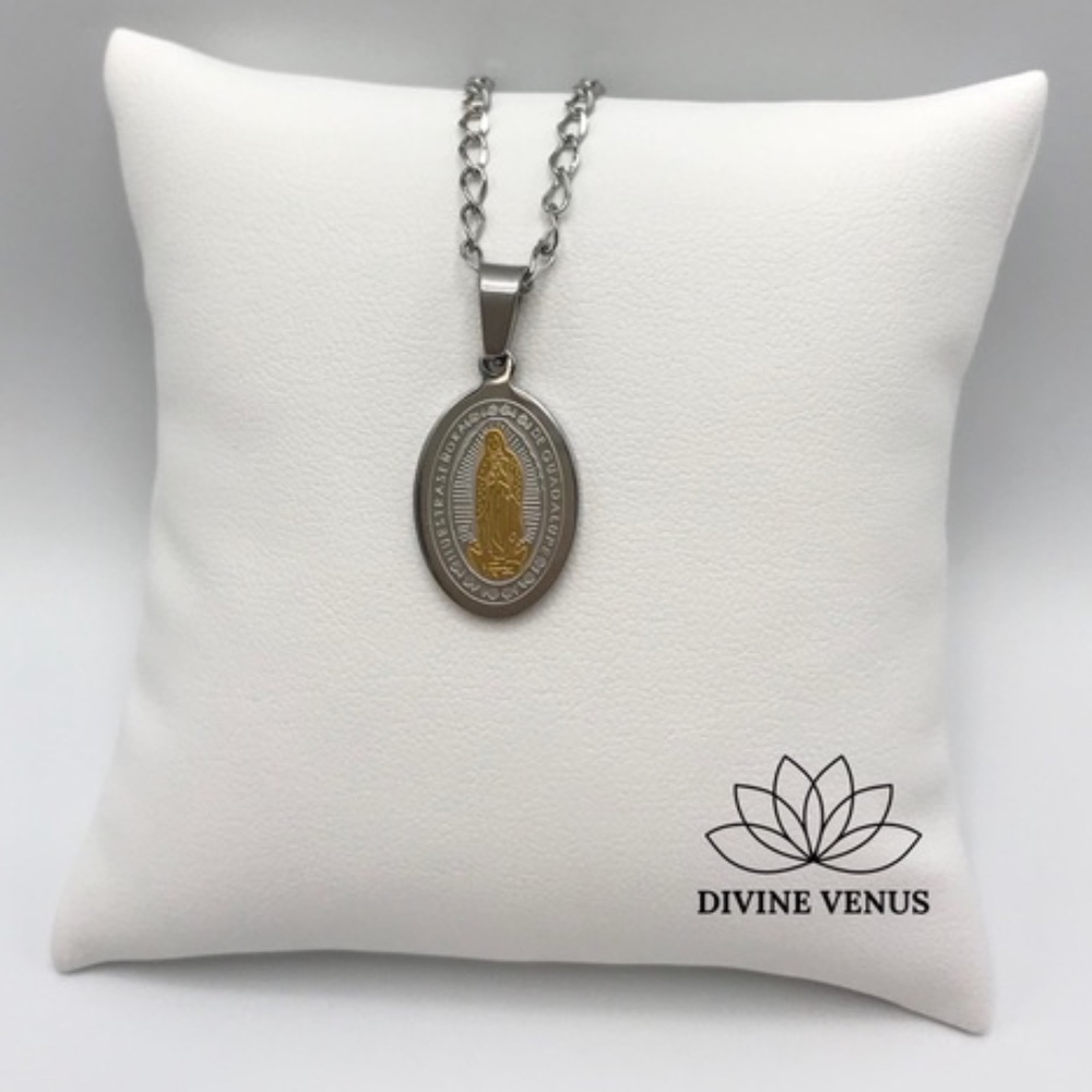 Mother Mary Necklace - Picture 4 of 8